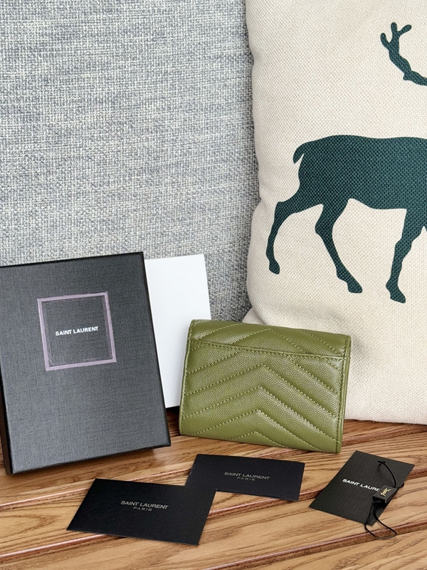 イヴサンローラン財布背面デザイン